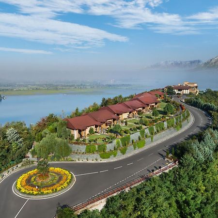 Taj Dal View Srinagar Hotel Exterior photo